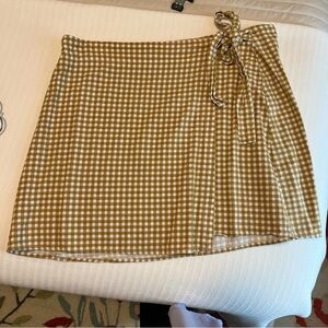 Gingham Checkered Skirt in Mustard and White